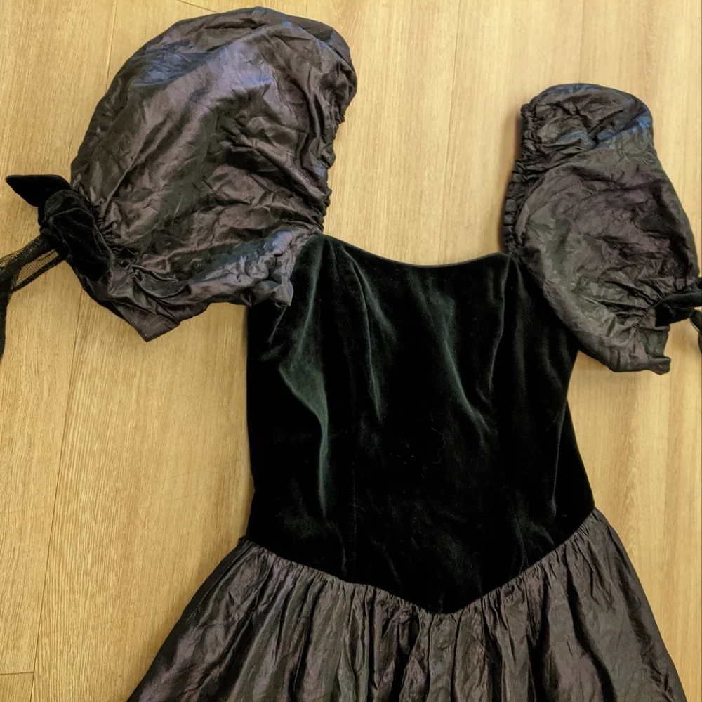 Laura Ashley dress. - Picture 2 of 3